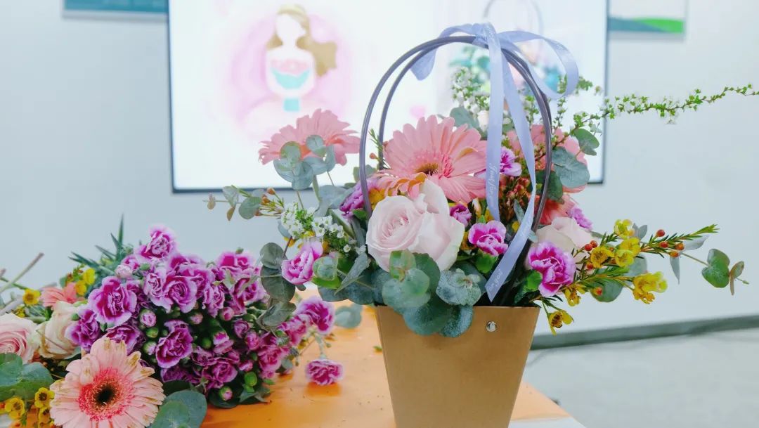 3.8女神节 | 愿你芳华自在，笑靥如花